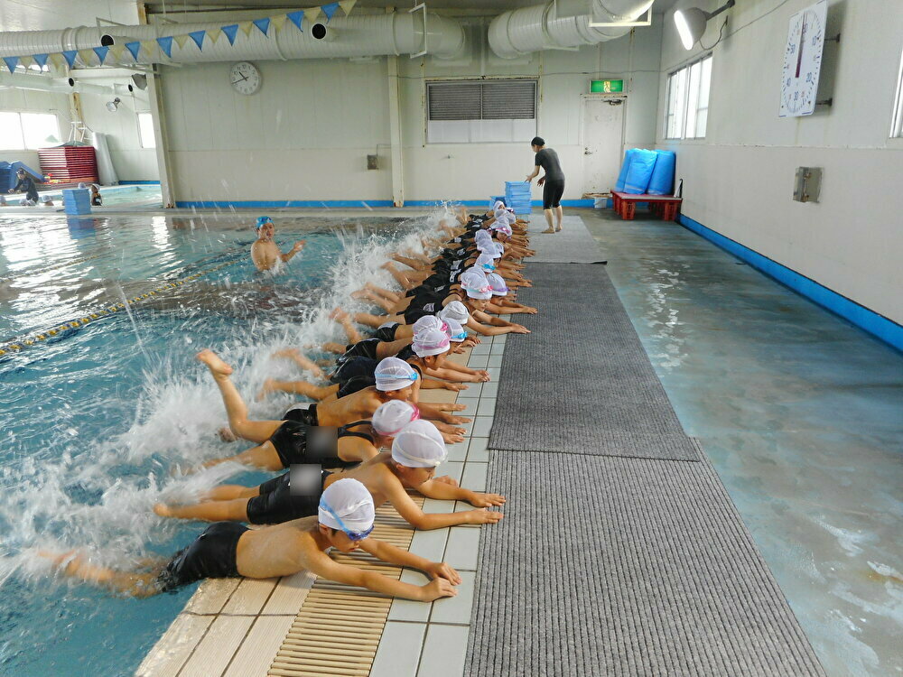 １年生はじめての水泳授業 共愛学園小学校