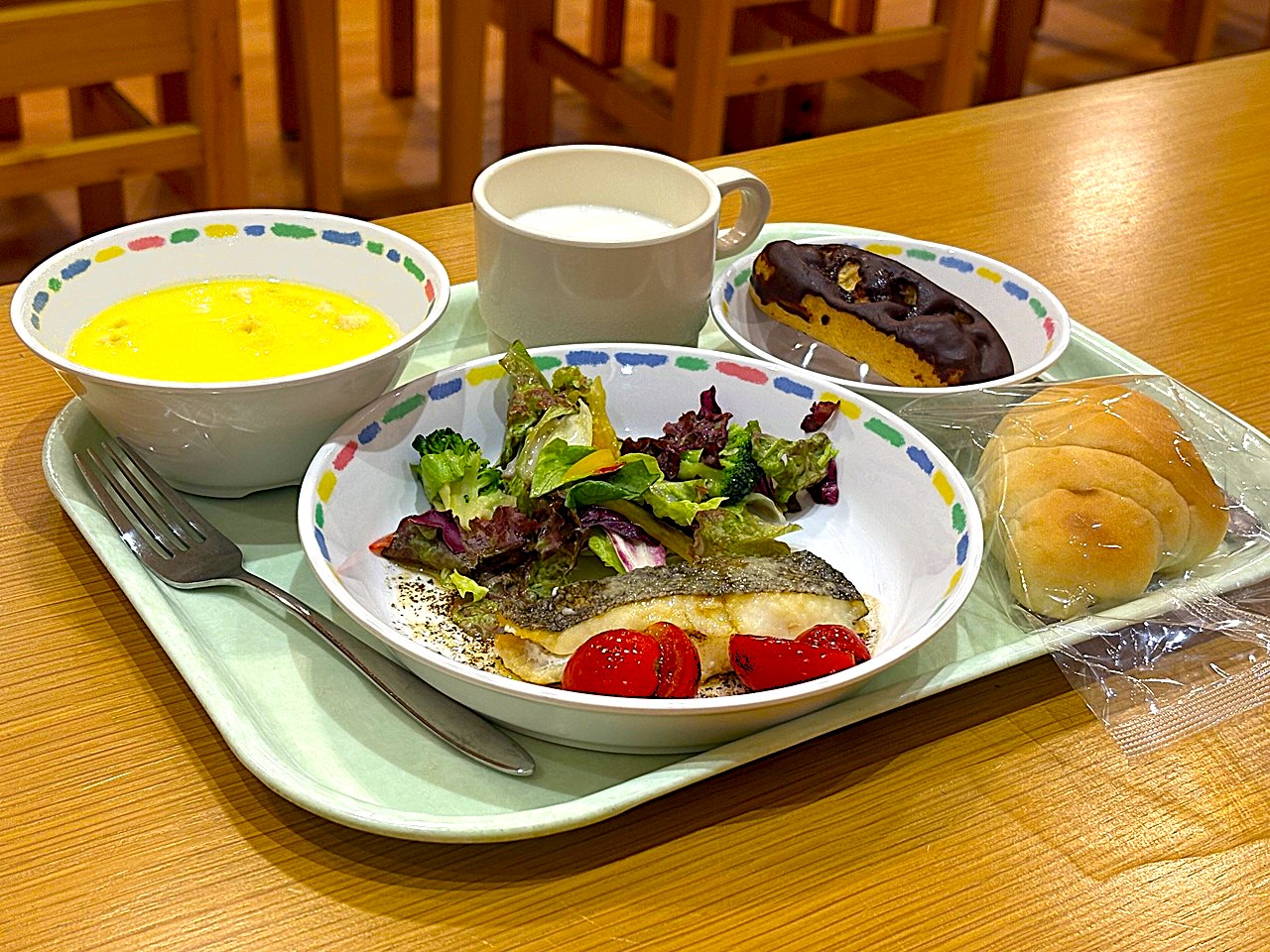 ナイフとフォーク給食の日🍴