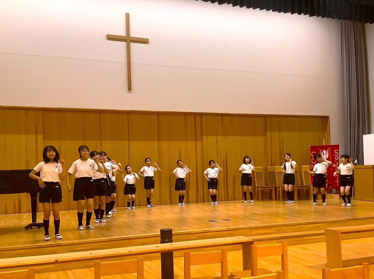 キッズフェスタクラブ活動紹介　①ダンスクラブ　②ミュージッククラブ　