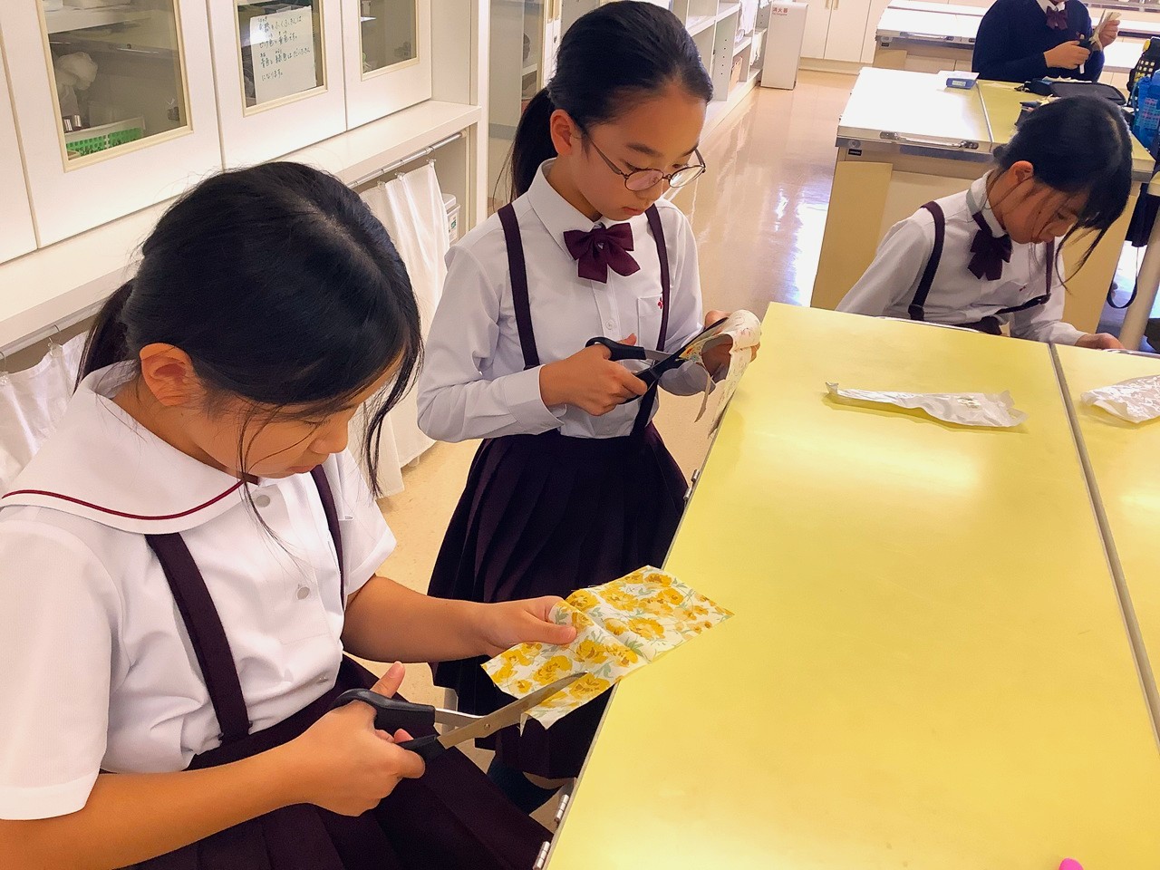 キッズフェスタクラブ活動紹介　⑤ハンドメイドクラブ　⑥プログラミングクラブ