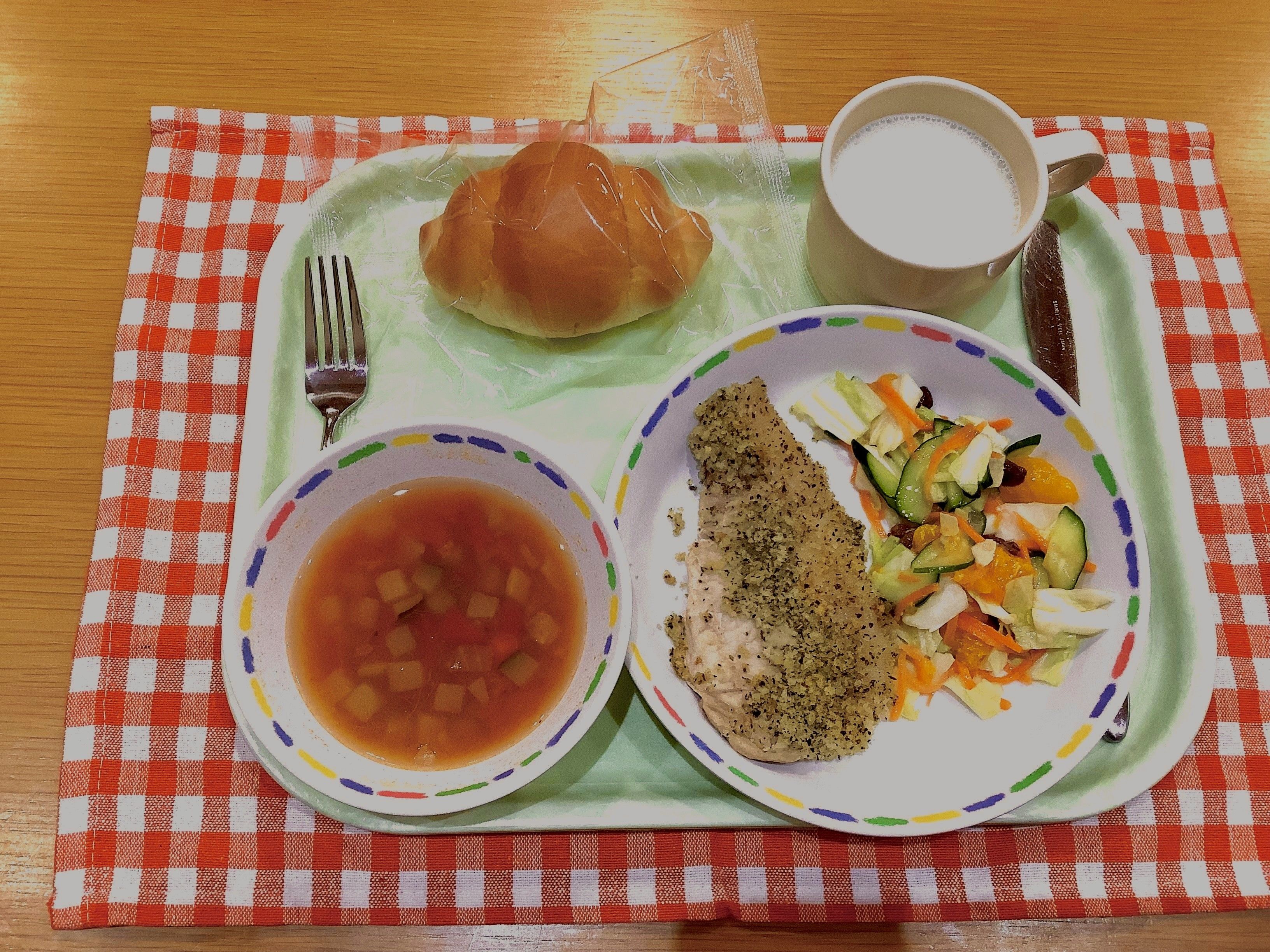 10.09  給食　ナイフとフォークの日🍴